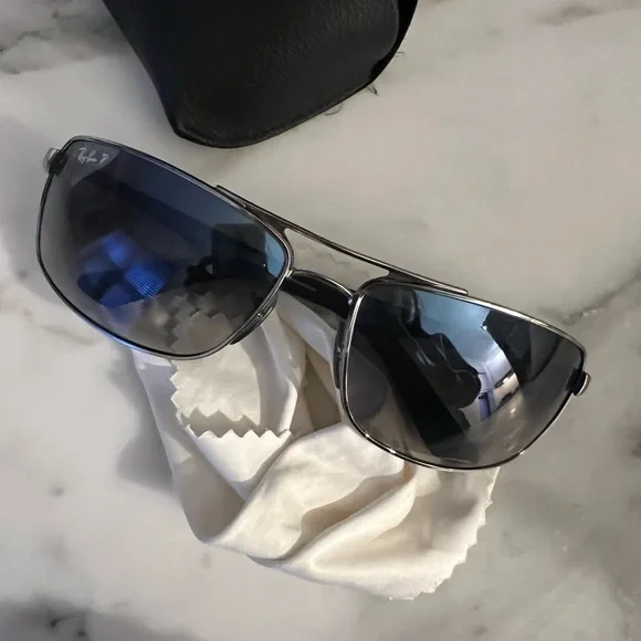 Rayban Polished Gunmetal Grey Gradient sunglasses with case - Picture 3 of 5